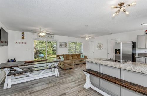 Gulf Breeze Casa | 1133 Redwood Lane