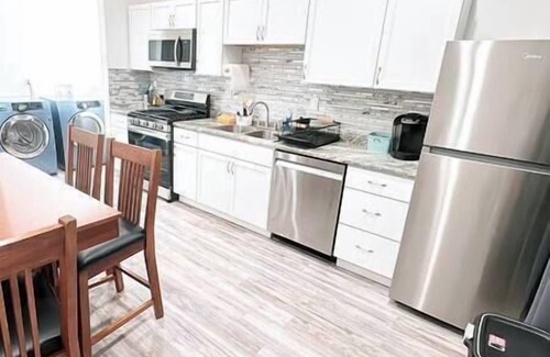 Dubuque Apartamento | 115#303 /Vintage Meets Modern: Contemporary Loft