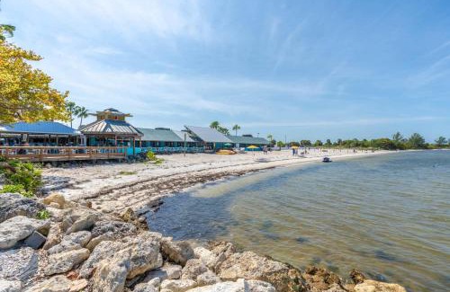 Ruskin Casa | 115 Little Harbor Inn