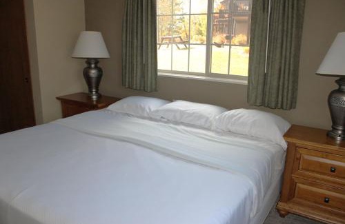 Eagle River Casa | 115, Lower Duck Lake Condo