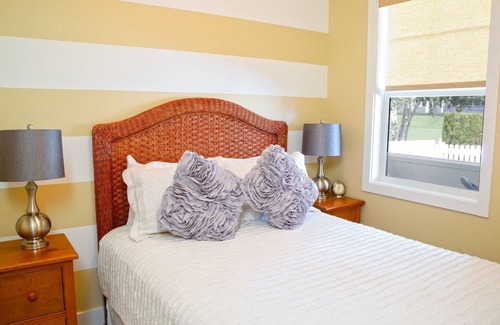 Oroville Casa | 115 Malarkey Lane (Beach Front)