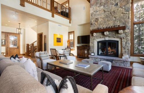 Village Walk Casa | 115 Village Walk