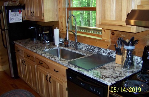 Oneida Cabina | 1159 Wilderness Trail Oneida Tn en 5 acres. Reuniones familiares y excursionistas Paraíso