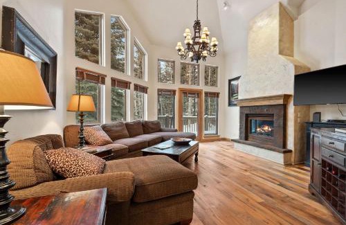 Edwards Casa | 116 Castle Peak Close