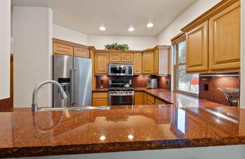 Edwards Casa | 116 Castle Peak Close