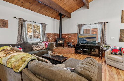 Summit Estates Casa | 116 - Summit Bearadise - Meredith Lodging