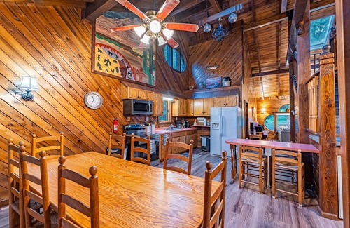 Lansing Cabina | 1163 Milroy Grose Rd. Cabañas de lujo-Casa de vacaciones-New River Gorge Bridge Area