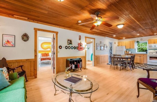 Fall City Casa | 118 - The Willow Tree Bungalow