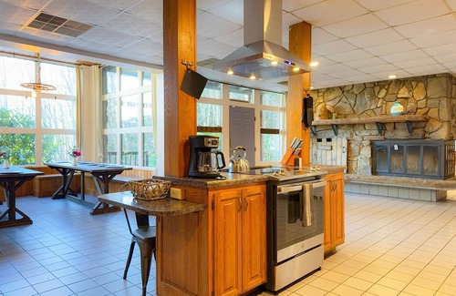 Whittier Cabina | Wesser Creek Village - 2 Cabins | Large Family Retreat in the Smokies