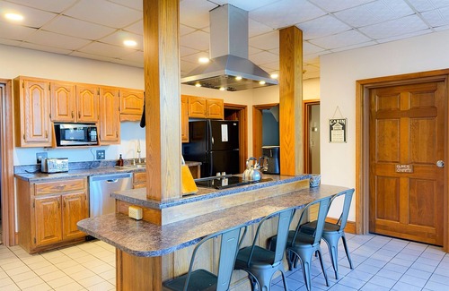 Whittier Cabina | Wesser Creek Village - 2 Cabins | Large Family Retreat in the Smokies