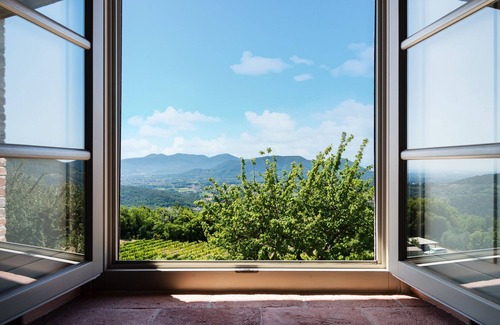 Lucca Villa | SEGALE: Villa del Siglo XI, 450m ², A / C, Piscina, Panorama Grande, 80 Acres de Tierra