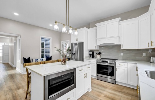 Crescent Hill Casa | 12 Bed Newly Renovated House