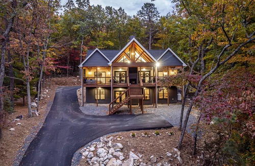 Massanutten Cabina | 12 Bedroom sleeps 32 In Mass Resort Hot Tubs Indoor Pool Firepit