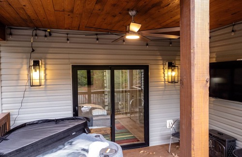 Massanutten Cabina | 12 Bedroom sleeps 32 In Mass Resort Hot Tubs Indoor Pool Firepit
