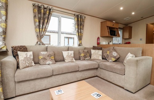 Heysham Cabaña | 12 BROUGHTON PARK - SANCTUARY, family friendly, with pool in Heysham