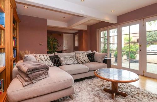 Beverley Casa | 12 Cross Street