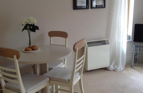 York Apartamento | 12 Emperors Wharf