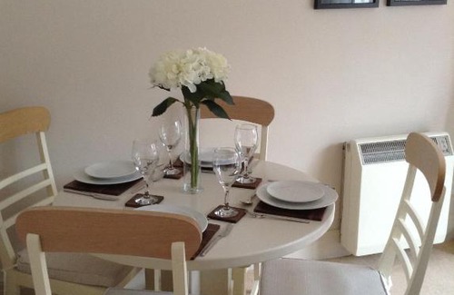 York Apartamento | 12 Emperors Wharf