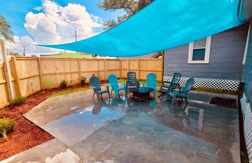 Lake Charles Casa | 12 GUEST HOME IN HISTORIC DISTRICT WITH FAMILY FRIENDLY PATIO