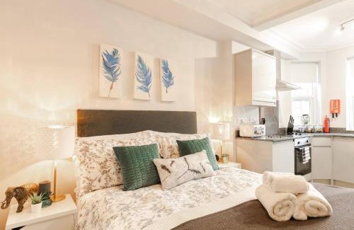 Reading Casa | 12 Helena Luxury Serviced Apartment