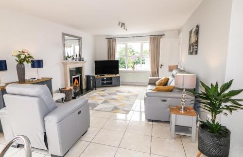 Buncrana Casa | 12 Hillview
