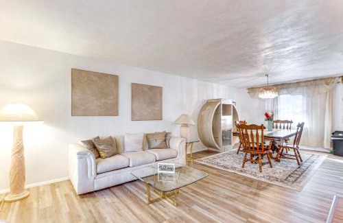 Belleville Casa | 12 Mi to Dtwn St Louis Family Home with Fireplaces!