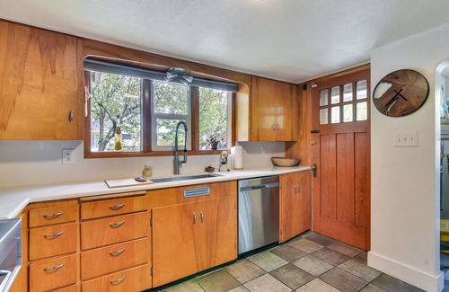 Gladstone Casa | 12 Mi to Portland: Home w/ Clackamas River Views