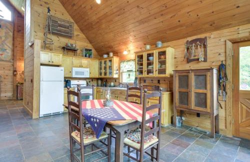 Republican Grove Casa | 12 Mi to Staunton River Nathalie Cabin with Deck