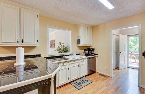 Watkinsville Casa | 12 Mi to UGA Campus: Spacious Group Getaway!