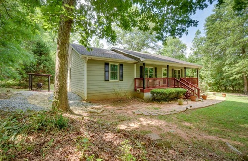 Watkinsville Casa | 12 Mi to UGA Campus Spacious Group Getaway!