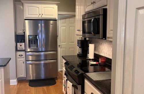 Bath Casa | 12 Minutes - Augusta National Golf Club, brick home located in North Augusta, SC