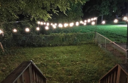 Pontiac Cabaña | 12 Myra Ave · Relaxing Cottage by the Lake + Parking