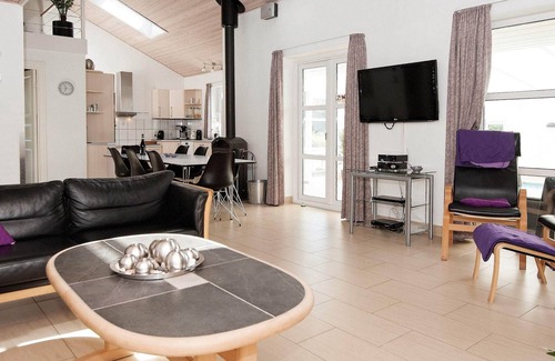 Lystrup Casa | 12 Person Holiday Home in Ega-by Traum