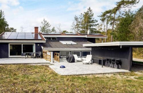 Bedegaard Casa | 12 person holiday home in Nexø