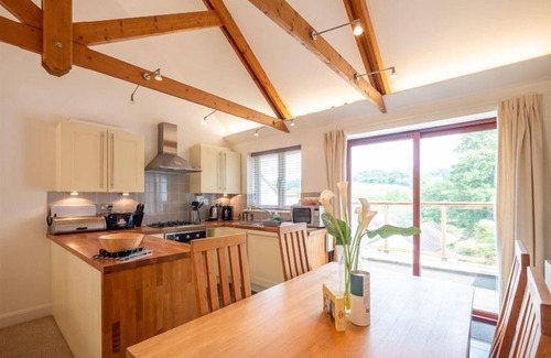 Carnon Downs Cabaña | 12 Villa Gallery - a cottage that sleeps 4 guests in 2 bedrooms