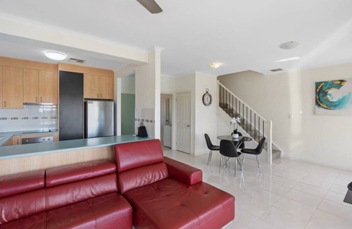 Nangkita Casa | 12 Wentworth Pde Hindmarsh Island - Wi-Fi Included