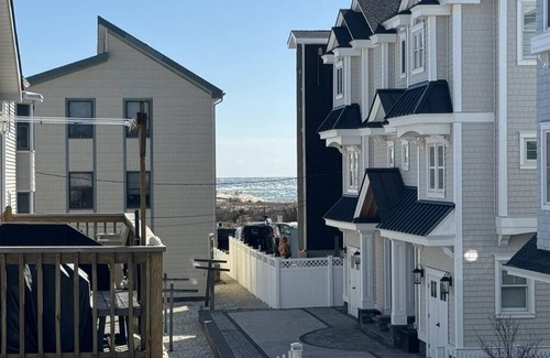 Townsend's Inlet Condominio | 120 93rd Street 2nd Floor