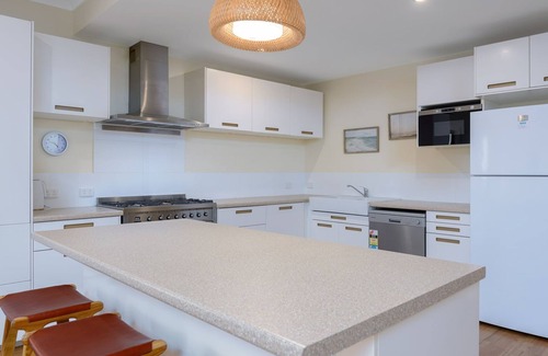 Exmouth Casa | 120 Madaffari Drive - Featuring two master suites and a full outside bathroom