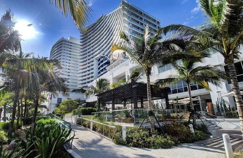 Central Beach Condominio | 1201 W S 1 Bedroom Condo by RedAwning