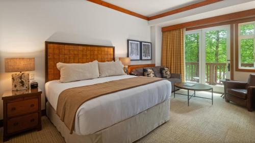 Stowe Area Complejo | 1206 Lodge At Spruce Peak Ski In Ski In Ski Out King Studio By Stowe Mountain Rentals