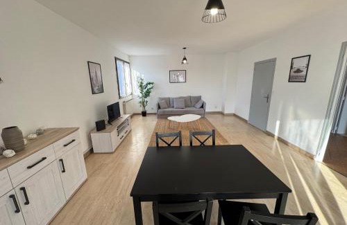 Meyzieu Apartamento | 120m T4 terrasse et parking - Stade-Eurexpo-Lyon