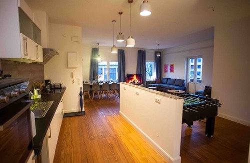 Borgfelde Apartamento | 120qm/ City Loft/ Tischkicker