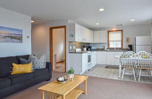 North Truro Casa | 12215 - Beautiful Views of Cape Cod Bay Access to Private Beach Easy Access to P-Town