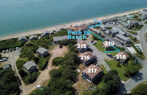 North Truro Casa | 12215 - Beautiful Views of Cape Cod Bay Access to Private Beach Easy Access to P-Town