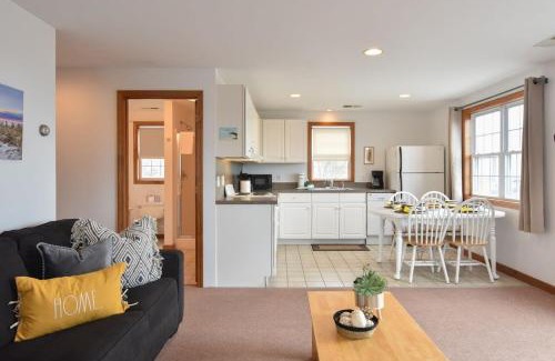 North Truro Casa | 12215 - Beautiful Views of Cape Cod Bay Access to Private Beach Easy Access to P-Town