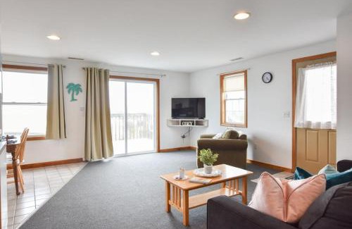 North Truro Casa | 12216 - Beautiful Views of Cape Cod Bay Access to Private Beach Easy Access to P-Town