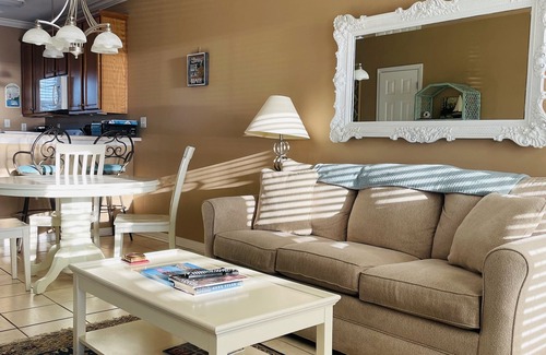 Long Beach Casa | 123 Beau Clair - Beachside Townhome with Balcony and Pool in Long Beach