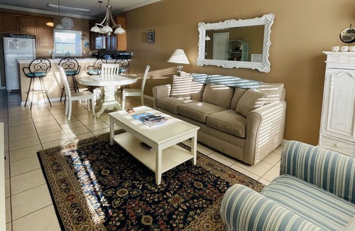 Long Beach Casa | 123 Beau Clair - Beachside Townhome with Balcony and Pool in Long Beach