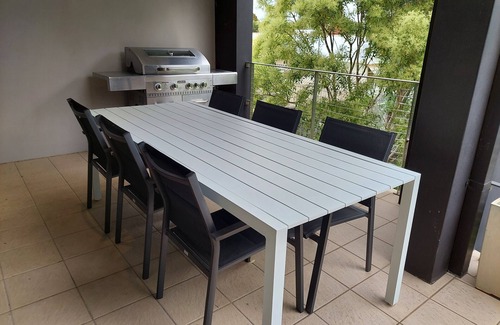 East Tamworth Casa | "123 Fitzroy" 4 B/room townhouse overlooking East!