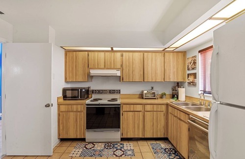 Lakeland Casa | 1244 3BR/2BA Lakefront Oasis Medical Center
